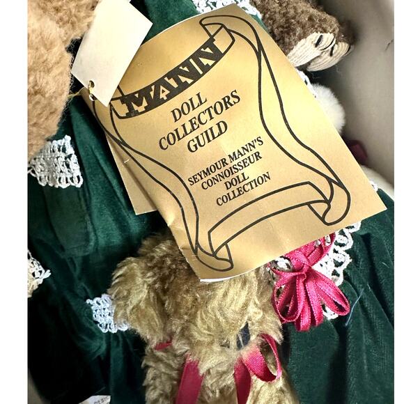 Connoisseur Collection Doll by Seymour Mann 1997 "The Bear Collector" NEW in Box - Picture 6 of 12